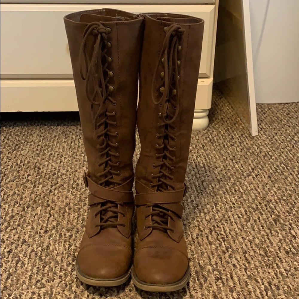 really cute knee high boots!